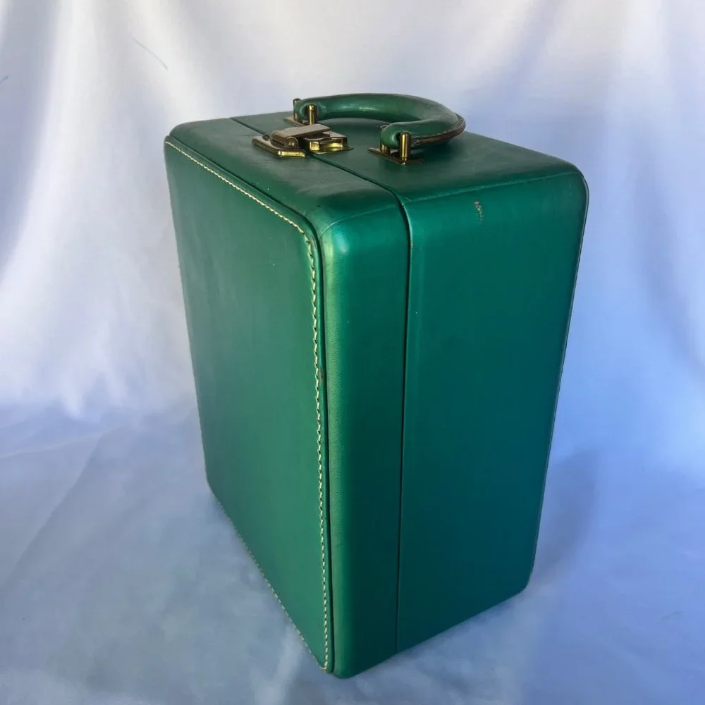 Vintage Rare Art Deco from the 30s Nelialee N.Y.C Toiletry Bathroom Luggage Case